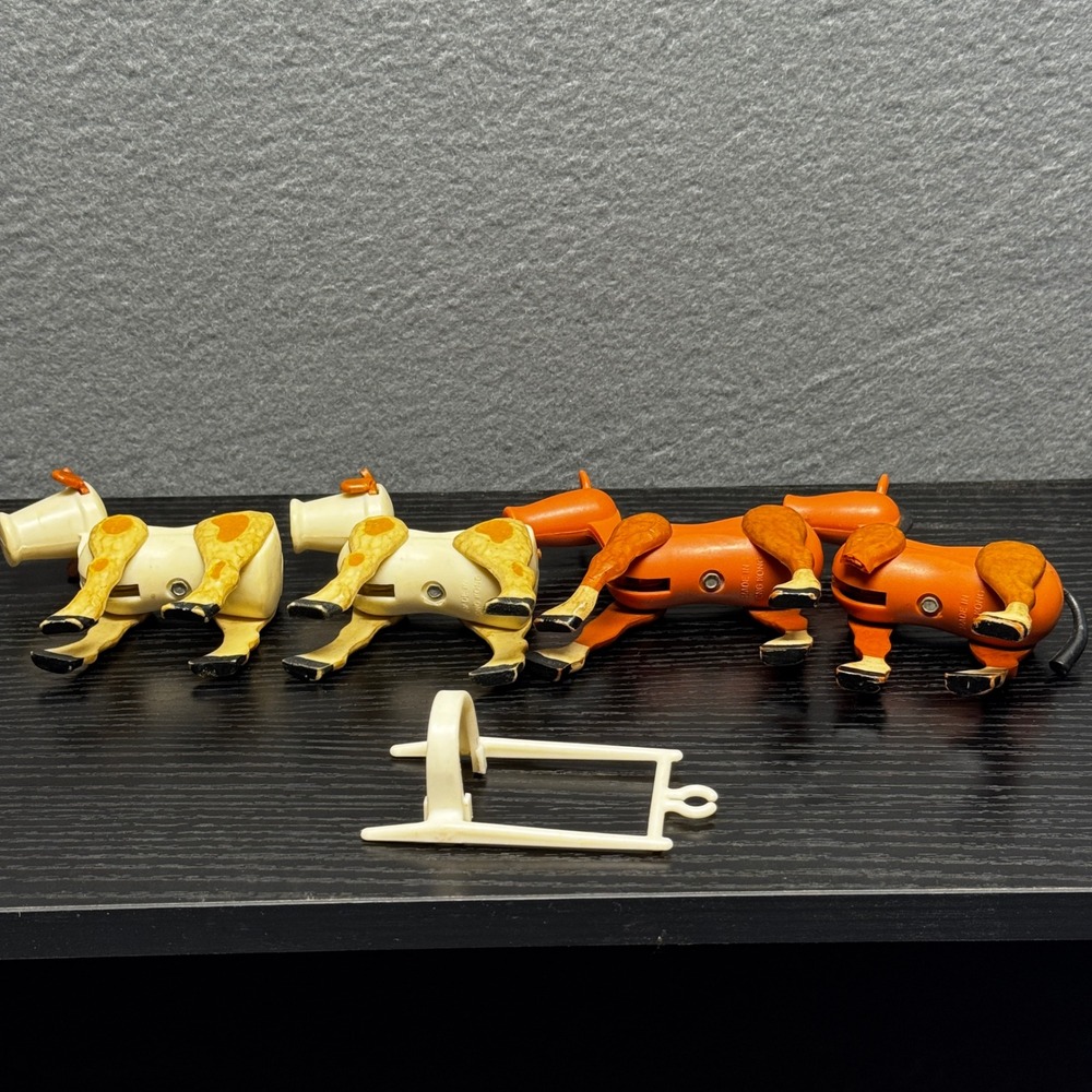 Vintage Fisher-Price Little People Farm Animals Set 2 Cows 2 Horses with Harness - Picture 7 of 10